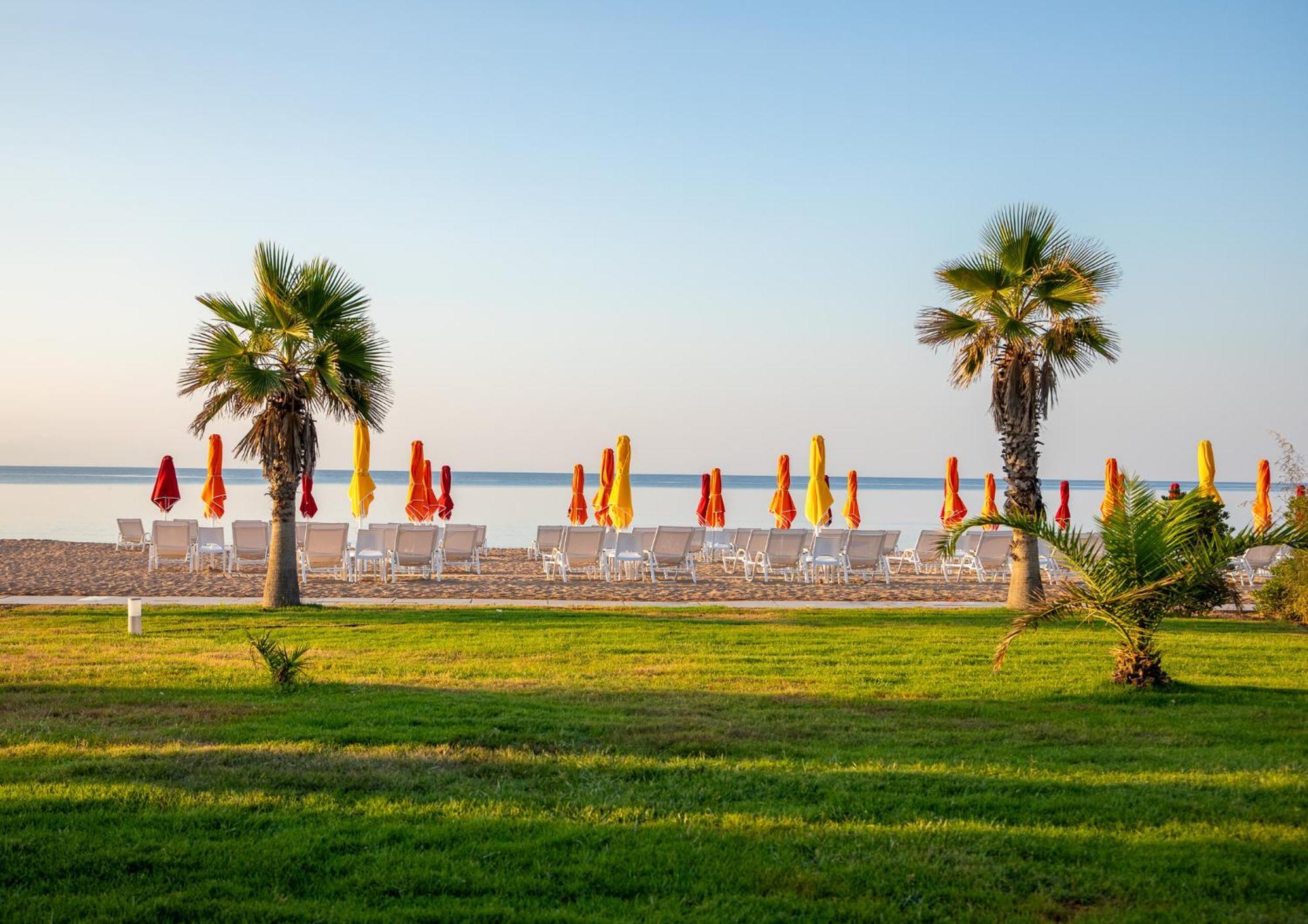 Buka Sandy Beach Messini Exterior photo